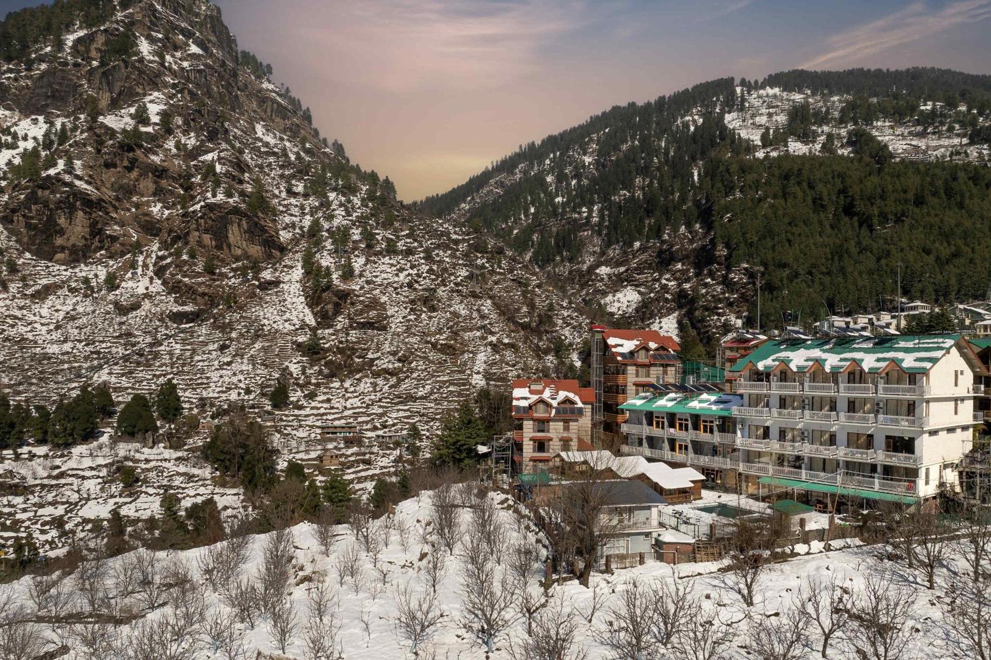 Echor Himalayan Heights Manali Hotel Bagian luar foto